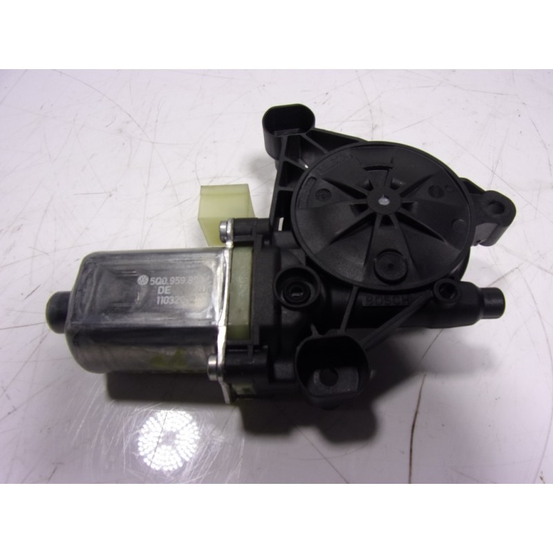 Recambio de motor elevalunas delantero derecho para seat leon (kl1) 2.0 tdi referencia OEM IAM  5Q0959802C 