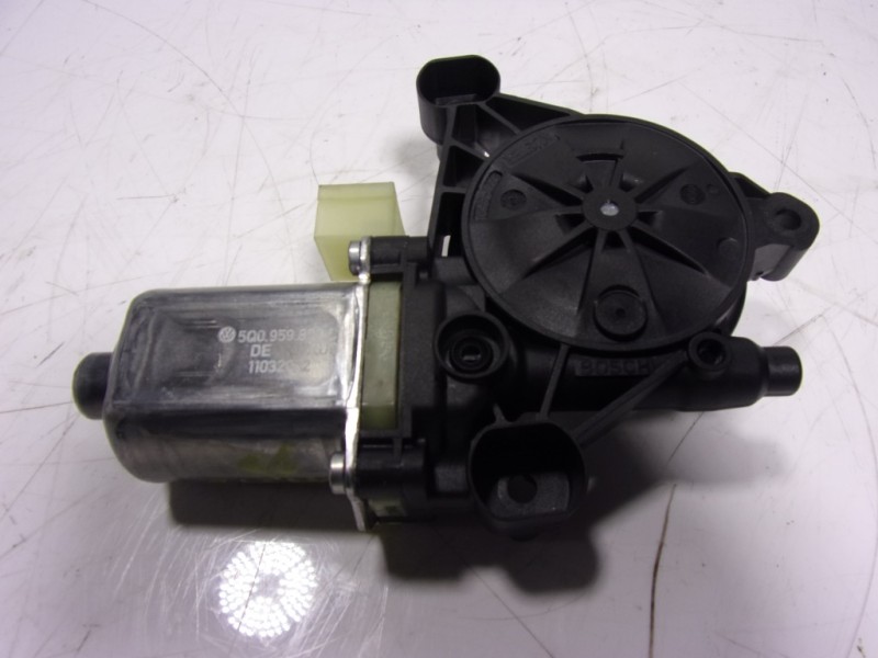 Recambio de motor elevalunas delantero derecho para seat leon (kl1) 2.0 tdi referencia OEM IAM  5Q0959802C 