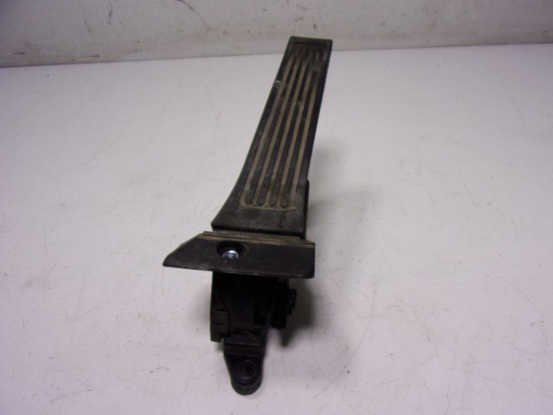 Recambio de potenciometro pedal para hyundai ix35 1.7 crdi cat referencia OEM IAM 327002S000 DH327272S000 