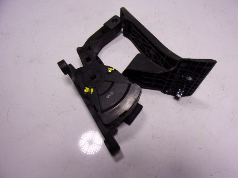 Recambio de potenciometro pedal para hyundai ix35 1.7 crdi cat referencia OEM IAM 327002S000 DH327272S000 