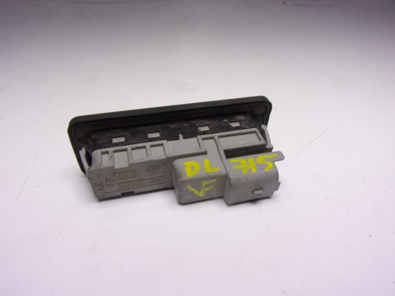 Recambio de maneta porton para renault twingo iii 1.0 sce referencia OEM IAM   