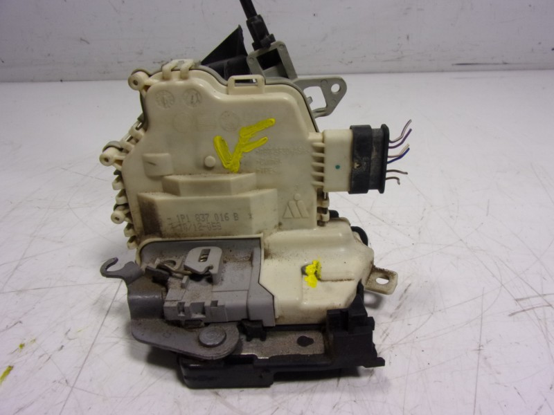 Recambio de cerradura puerta delantera derecha para seat leon (1p1) 1.6 tdi referencia OEM IAM 1P1837016B 1P1837016B 