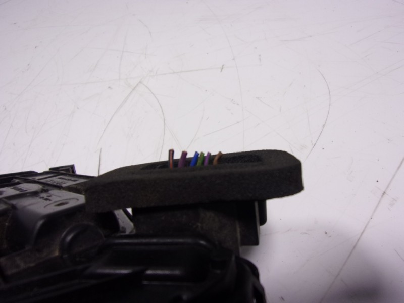 Recambio de cerradura puerta delantera derecha para seat ibiza (kj1) 1.0 tsi referencia OEM IAM  5TB837016A 