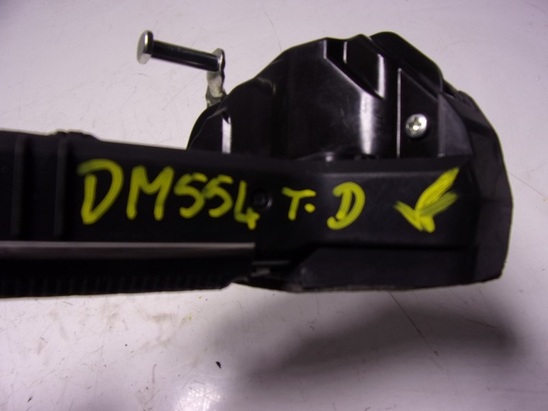 Recambio de cerradura puerta trasera derecha para toyota yaris 1.5 vvti hev referencia OEM IAM  M7314450M6 