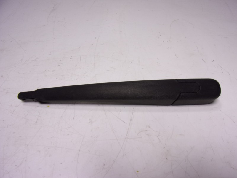 Recambio de brazo limpia trasero para hyundai ix35 1.7 crdi cat referencia OEM IAM 988111H000  