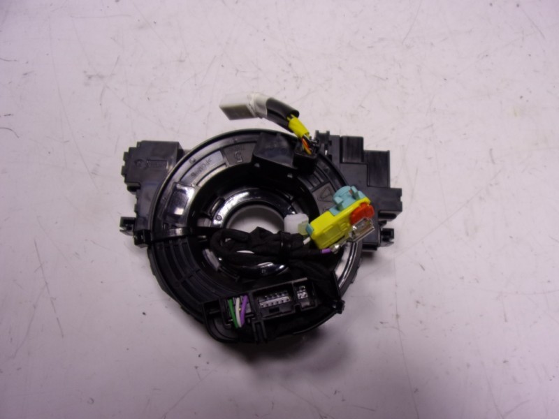 Recambio de anillo airbag para toyota yaris 1.5 vvti hev referencia OEM IAM   