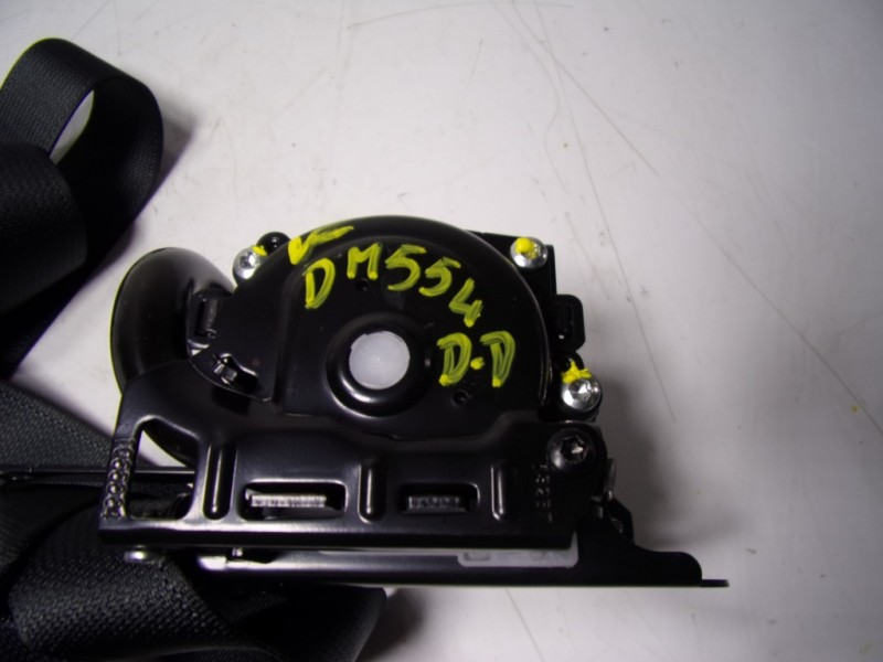 Recambio de cinturon seguridad delantero derecho para toyota yaris 1.5 vvti hev referencia OEM IAM  50A7Q5E22K 