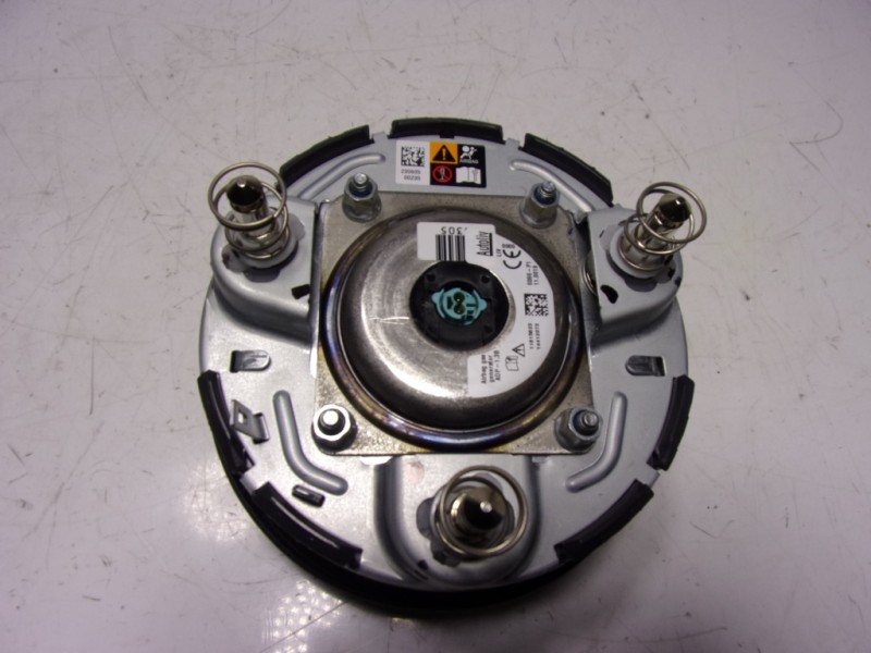 Recambio de airbag delantero izquierdo para toyota yaris 1.5 vvti hev referencia OEM IAM  45130K0041 