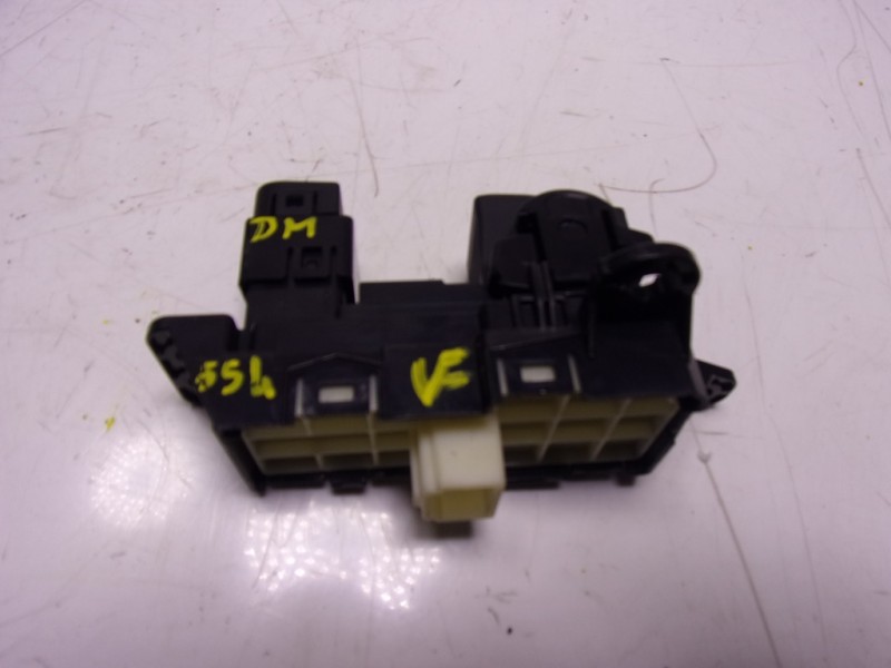 Recambio de palanca freno de mano para toyota yaris 1.5 vvti hev referencia OEM IAM  75P286 