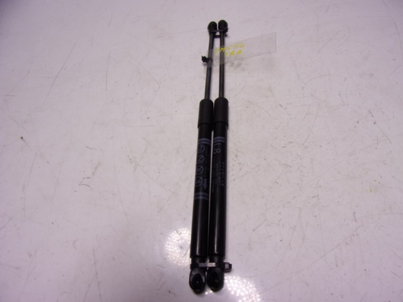 Recambio de amortiguadores maletero / porton para toyota yaris 1.5 vvti hev referencia OEM IAM   