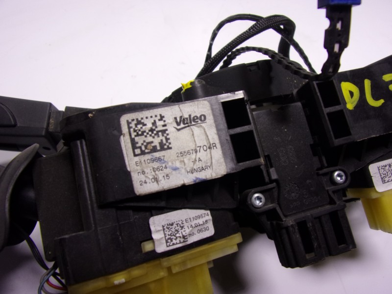 Recambio de mando luces para renault twingo iii 1.0 sce referencia OEM IAM  255679704R 