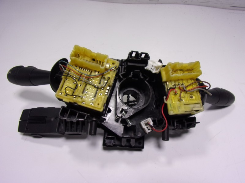 Recambio de mando luces para renault twingo iii 1.0 sce referencia OEM IAM  255679704R 