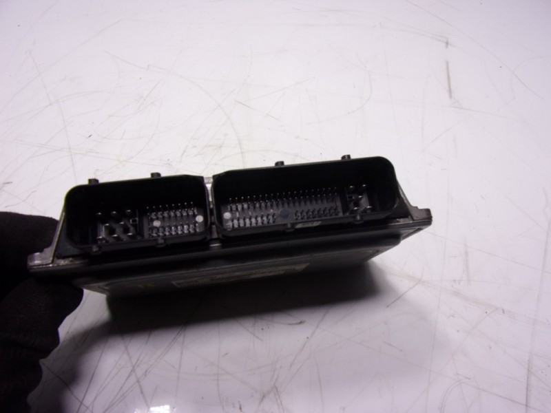 Recambio de centralita motor uce para volkswagen polo (6r1) 1.2 12v referencia OEM IAM 03E906019AK 03E906019M 