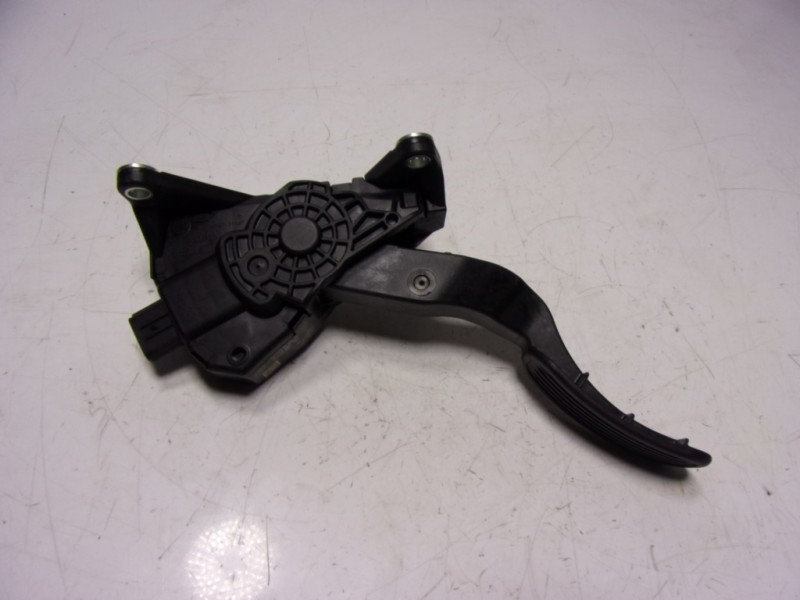 Recambio de potenciometro pedal para toyota yaris 1.5 vvti hev referencia OEM IAM  78110K0030 