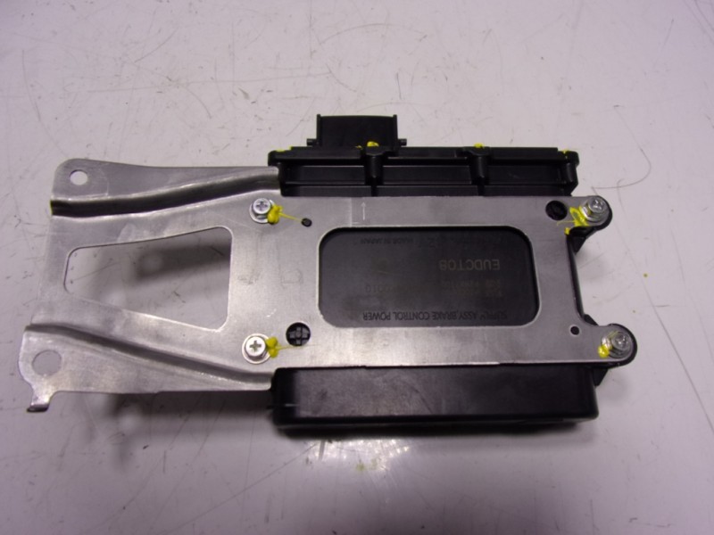 Recambio de modulo electronico para toyota yaris 1.5 vvti hev referencia OEM IAM  89680K0010 
