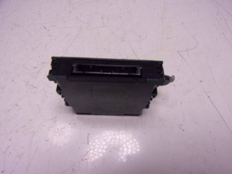 Recambio de modulo electronico para toyota yaris 1.5 vvti hev referencia OEM IAM  8934052210 