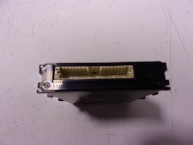 Recambio de modulo electronico para toyota yaris 1.5 vvti hev referencia OEM IAM  89111K0021 