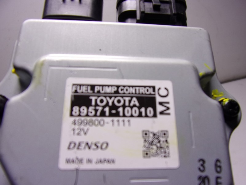Recambio de modulo electronico para toyota yaris 1.5 vvti hev referencia OEM IAM  8957110010 