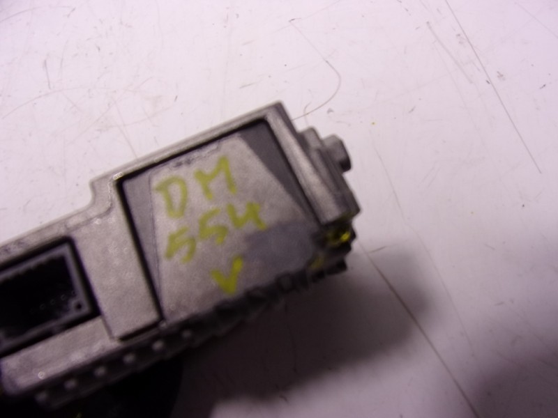 Recambio de modulo electronico para toyota yaris 1.5 vvti hev referencia OEM IAM  8646C0W040 