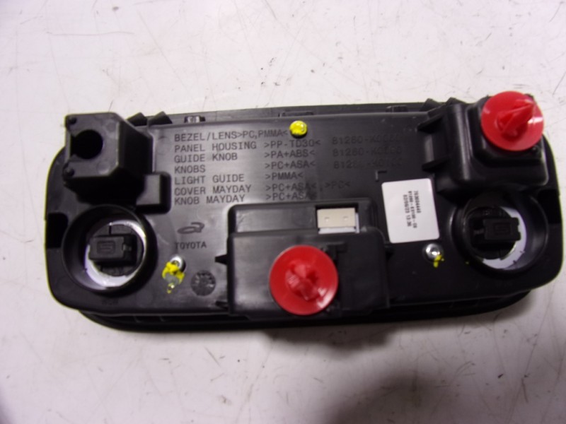 Recambio de piloto interior para toyota yaris 1.5 vvti hev referencia OEM IAM   