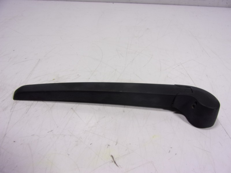 Recambio de brazo limpia trasero para volkswagen touareg (7p5) 3.0 v6 tdi dpf referencia OEM IAM 8R09554071P9  