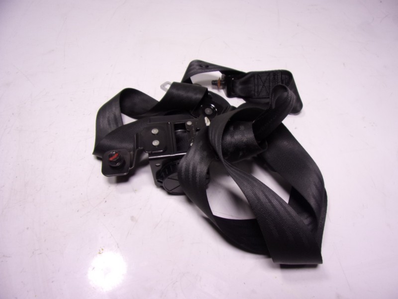 Recambio de cinturon seguridad trasero derecho para hyundai ix35 1.7 crdi cat referencia OEM IAM 898202Y2009P 898202Y200 