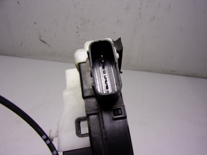 Recambio de cerradura puerta trasera derecha para hyundai ix35 1.7 crdi cat referencia OEM IAM 814202Y010 814202Y010 