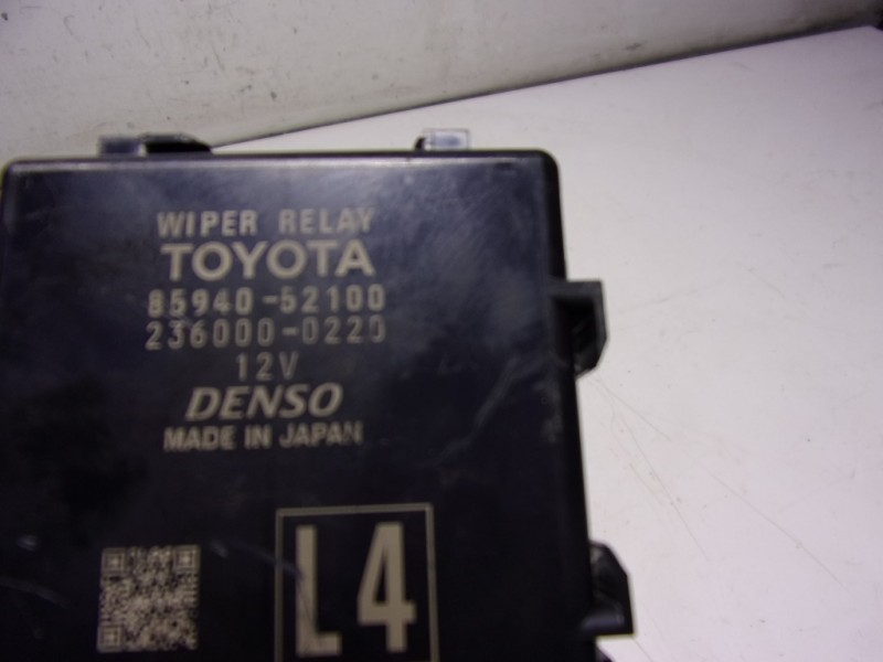 Recambio de modulo electronico para toyota yaris 1.5 vvti hev referencia OEM IAM  8594052100 