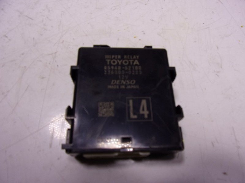 Recambio de modulo electronico para toyota yaris 1.5 vvti hev referencia OEM IAM  8594052100 