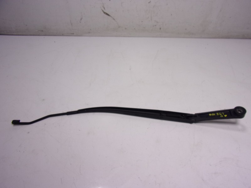 Recambio de brazo limpia delantero derecho para hyundai ix35 1.7 crdi cat referencia OEM IAM 983202Y000  