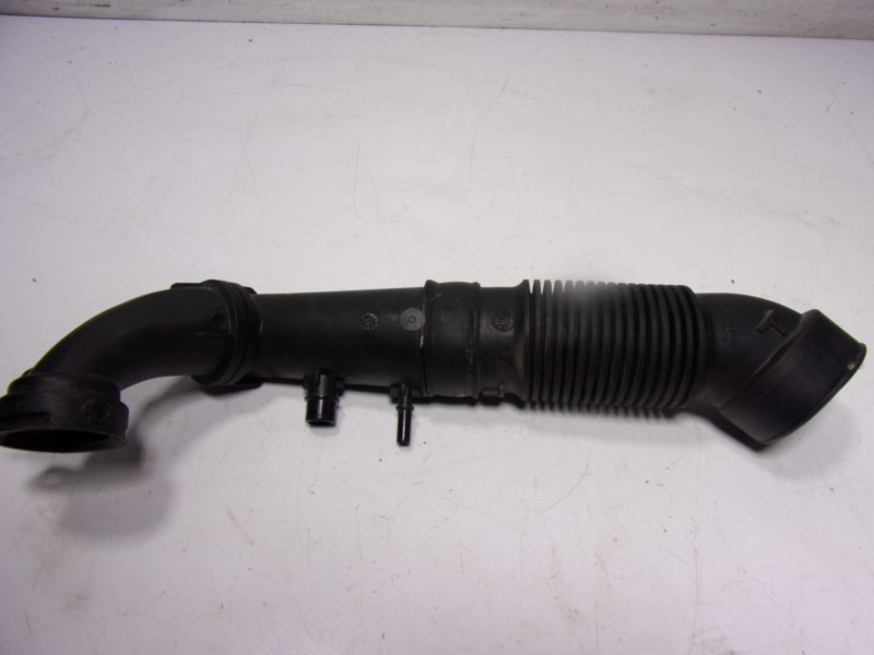 Recambio de tubo intercooler para peugeot 308 1.2 12v e-thp referencia OEM IAM 9807939780 9807939780 