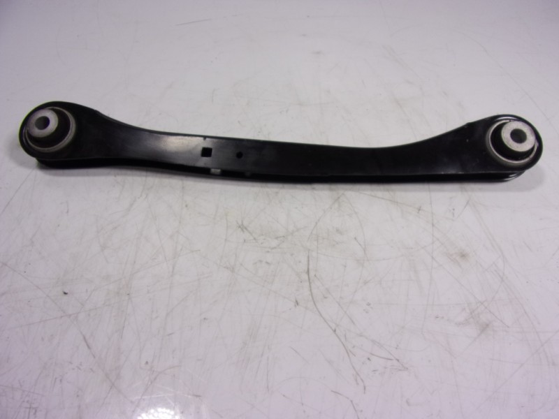 Recambio de brazo suspension superior trasero derecho para bmw ix3 referencia OEM IAM 33306890432  