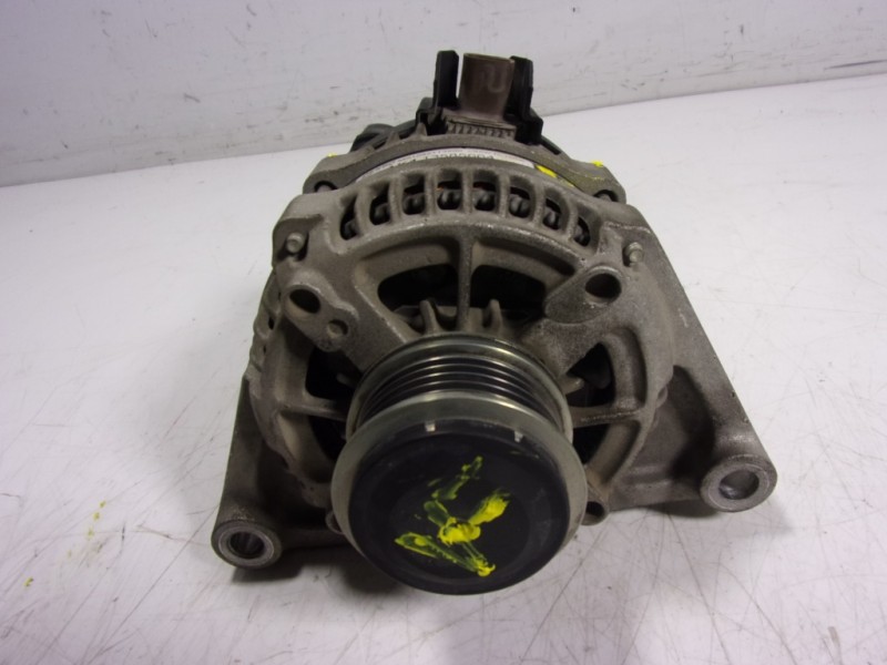 Recambio de alternador para opel corsa e 1.4 referencia OEM IAM  13585664 