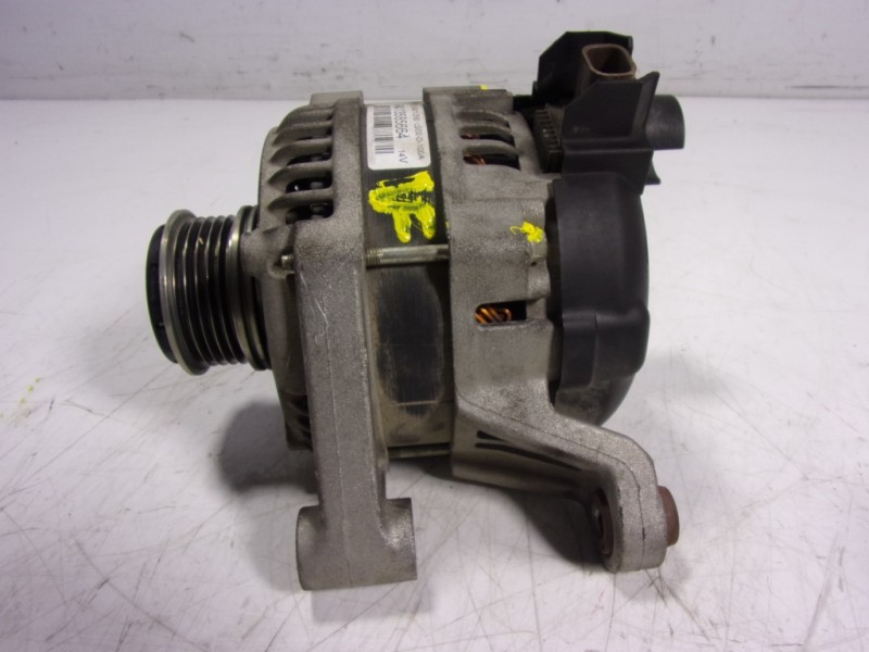 Recambio de alternador para opel corsa e 1.4 referencia OEM IAM  13585664 