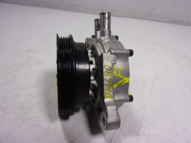 Recambio de bomba agua para toyota hilux (3b/3c/3d) gr sport referencia OEM IAM 871200K030 4181000040 