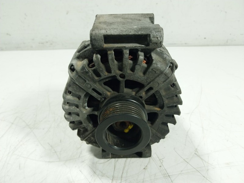 Recambio de alternador para mercedes-benz vito kasten 2.1 cdi cat referencia OEM IAM   