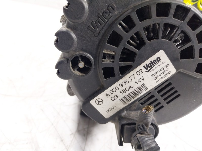 Recambio de alternador para mercedes-benz vito kasten 2.1 cdi cat referencia OEM IAM   