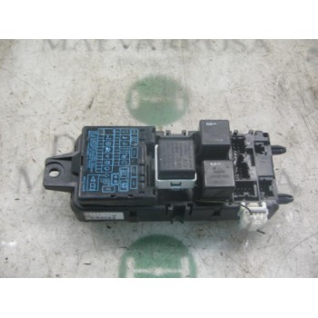 CAJA RELES / FUSIBLES 