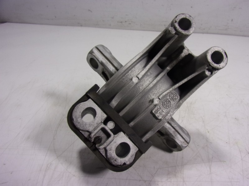 Recambio de soporte motor izquierdo para bmw ix3 referencia OEM IAM 22118742123 8742123 