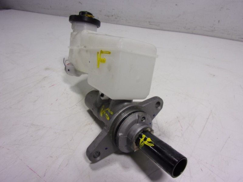 Recambio de bomba freno para toyota hilux (3b/3c/3d) gr sport referencia OEM IAM 472010K580  