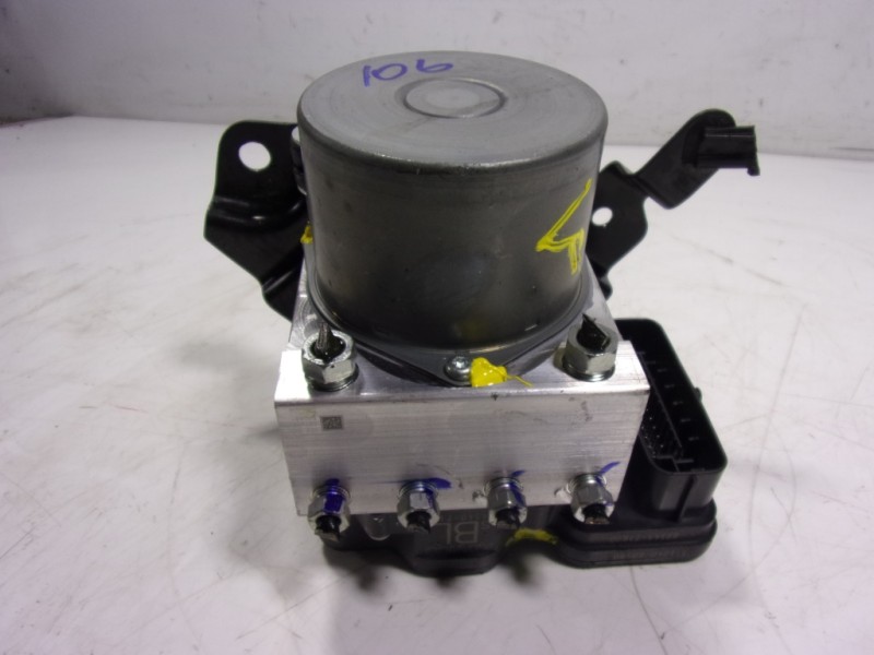 Recambio de abs para toyota hilux (3b/3c/3d) gr sport referencia OEM IAM 4405071N10  