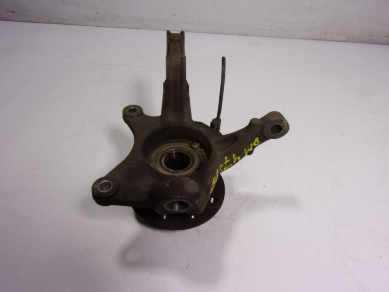 Recambio de mangueta delantera derecha para dacia duster 1.5 dci diesel fap cat referencia OEM IAM   