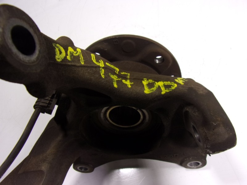 Recambio de mangueta delantera derecha para dacia duster 1.5 dci diesel fap cat referencia OEM IAM   