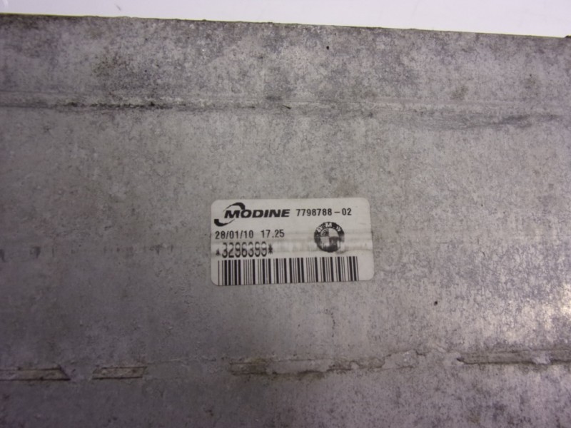 Recambio de intercooler para bmw serie 1 berlina (e81/e87) 2.0 turbodiesel cat referencia OEM IAM  779878802 