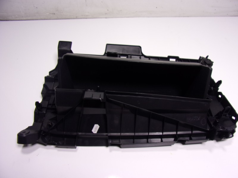 Recambio de guantera para toyota yaris cross 1.5 vvti 16 v 55 kw referencia OEM IAM 55550K0030C0  