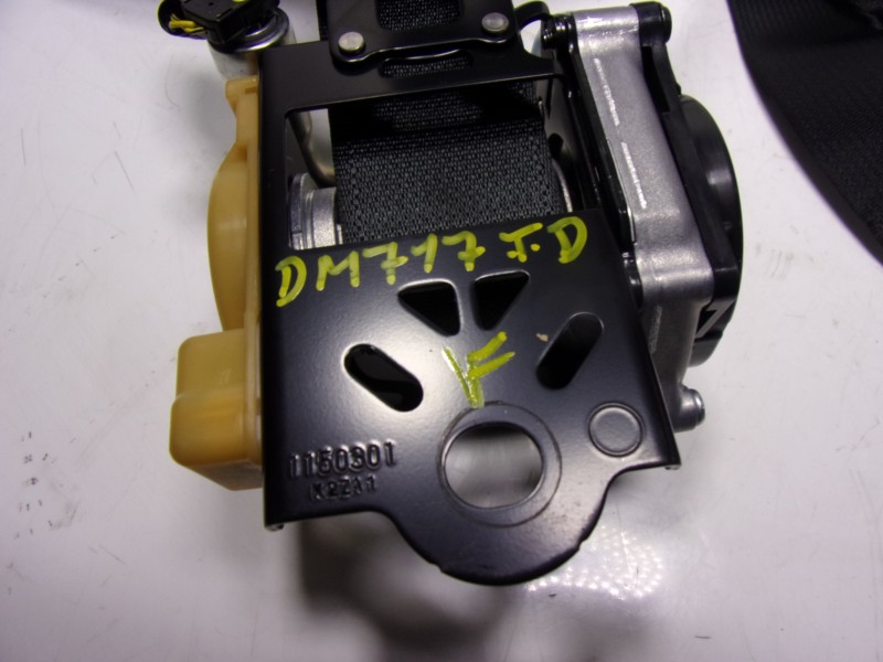 Recambio de cinturon seguridad trasero derecho para toyota corolla hybrid referencia OEM IAM 7338002110C0 50AGQ5V1KF 