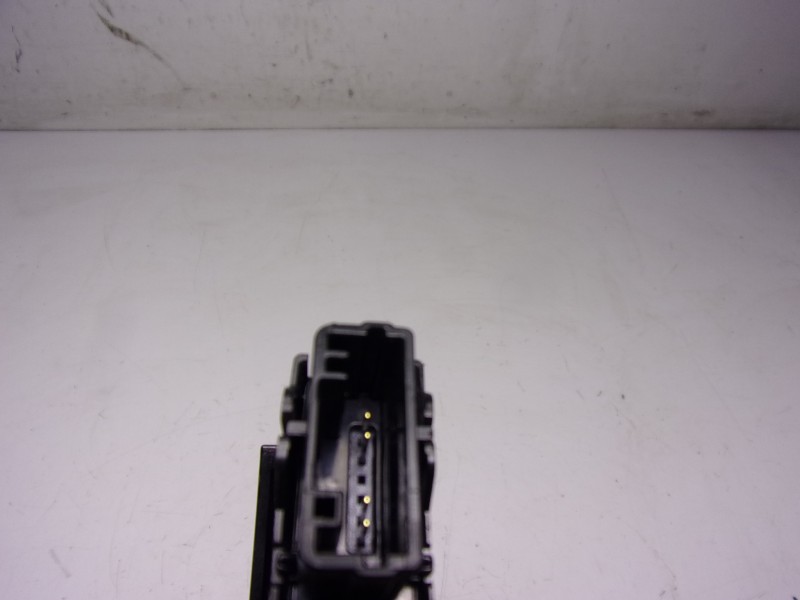 Recambio de warning para toyota corolla hybrid referencia OEM IAM 8433202400 15F44S 