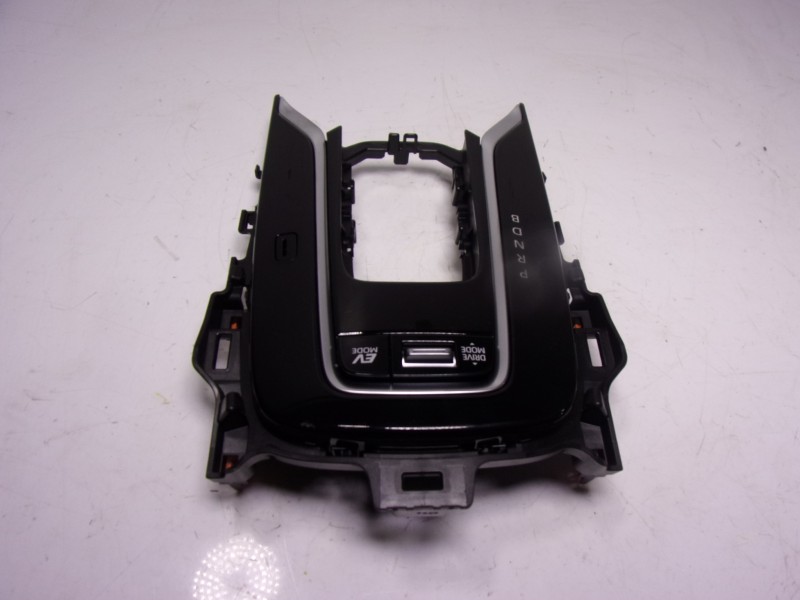 Recambio de modulo electronico para toyota corolla hybrid referencia OEM IAM 3597002320C0 76P549 