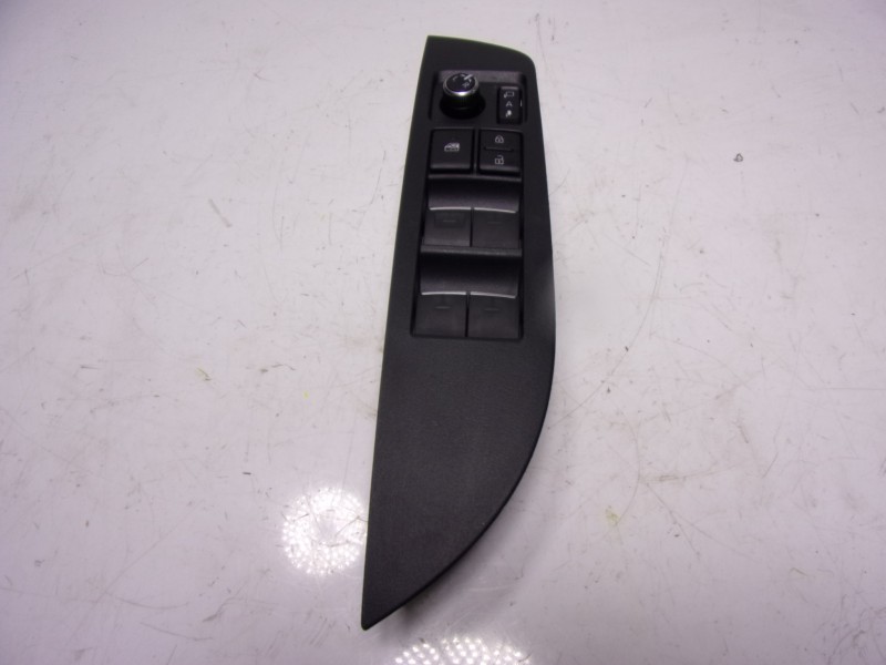 Recambio de mando elevalunas delantero izquierdo para toyota corolla hybrid referencia OEM IAM 8404002550 8404002510 