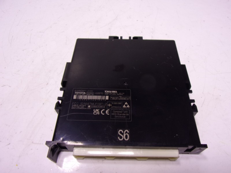 Recambio de modulo electronico para toyota corolla hybrid referencia OEM IAM 8999002B70 62B697000 